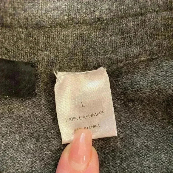 Cashmere Gray Sweater, size large, excellent condition - Picture 9 of 11